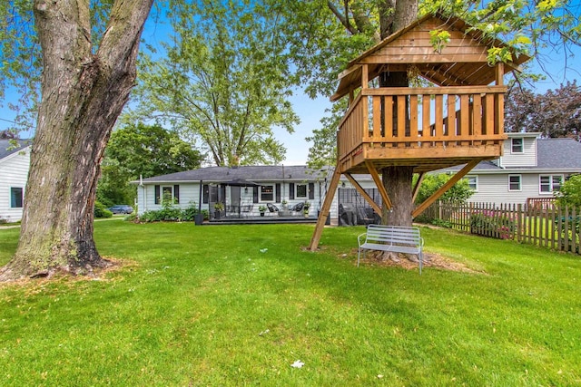 625 N Winnebago St, De Pere, WI 54115 - back of property with a deck