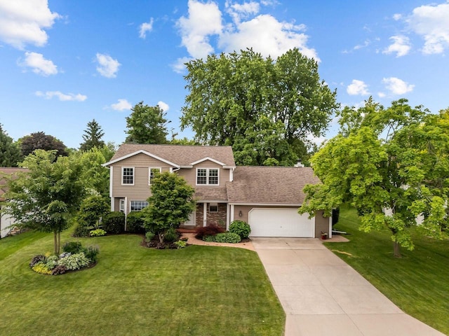 2939 W Roselawn Dr, Appleton, WI 54914 - traditional-style house with a garage, a front lawn, driveway, and roof with shingles
