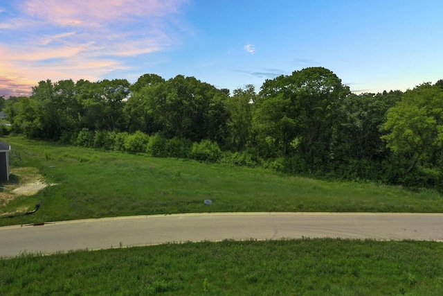 W275S3617 Payne Stewart Ct, Waukesha, WI 53189