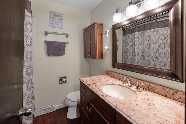 248 E Norport Dr, Port Washington, WI 53074 - full bath featuring vanity, wood finished floors, and a shower with shower curtain