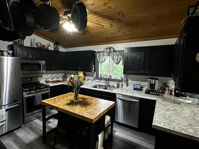 1914 Hollow Cir, West Bend, WI 53090