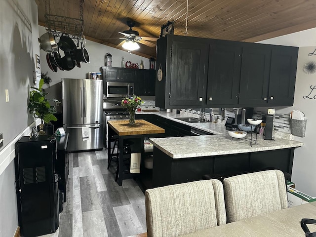 1914 Hollow Cir, West Bend, WI 53090