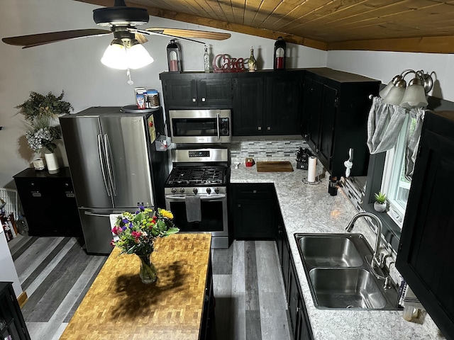 1914 Hollow Cir, West Bend, WI 53090