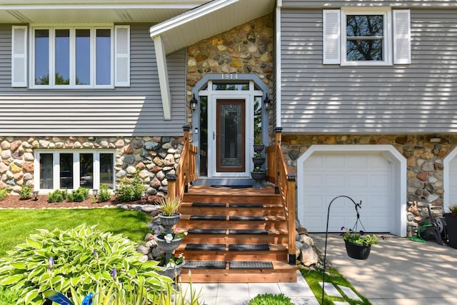 1914 Hollow Cir, West Bend, WI 53090