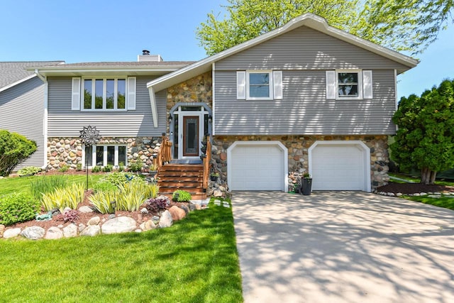 1914 Hollow Cir, West Bend, WI 53090