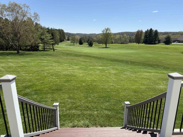 38630 Golf View Dr, Prairie Du Chien, WI 53821 - view of green lawn