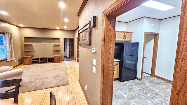 553 W 17th Ave, Oshkosh, WI 54902 - hall featuring ornamental molding, recessed lighting, and a textured wall