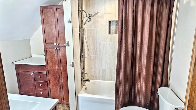 553 W 17th Ave, Oshkosh, WI 54902 - full bathroom featuring toilet and shower / bath combo