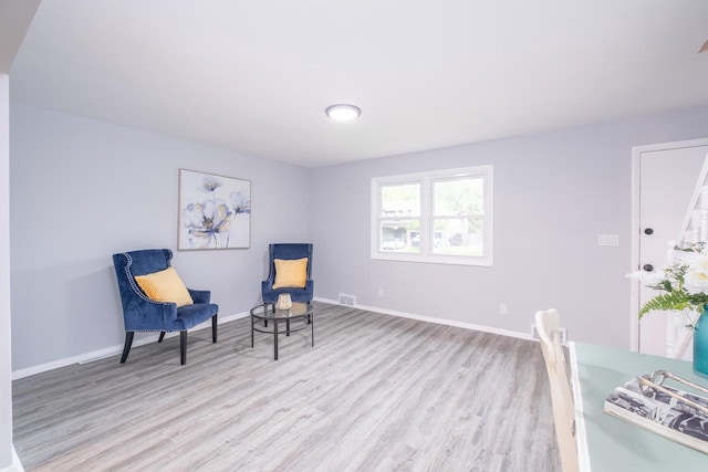 11114 8th Ave, Pleasant Prairie, WI 53158 - living area featuring wood finished floors and baseboards
