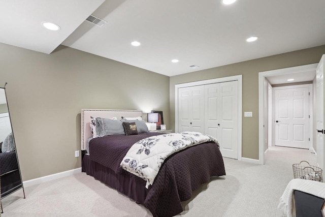 16885 Lake Rd Unit A, Brookfield, WI 53005 - bedroom with light carpet, recessed lighting, and a closet