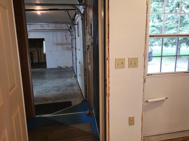 1607 E Cleveland St, Marshfield, WI 54449 - corridor featuring unfinished concrete flooring