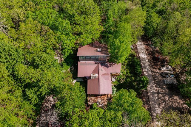 W296N2978 Franciscan Rd, Pewaukee, WI 53072 - view of subject property with a heavily wooded area