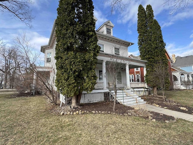 195 E Park Ave, Berlin, WI 54923 - view of front of house with a porch and a front lawn