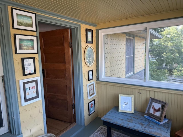 2505 Robinsdale Ave, La Crosse, WI 54601 - doorway to property