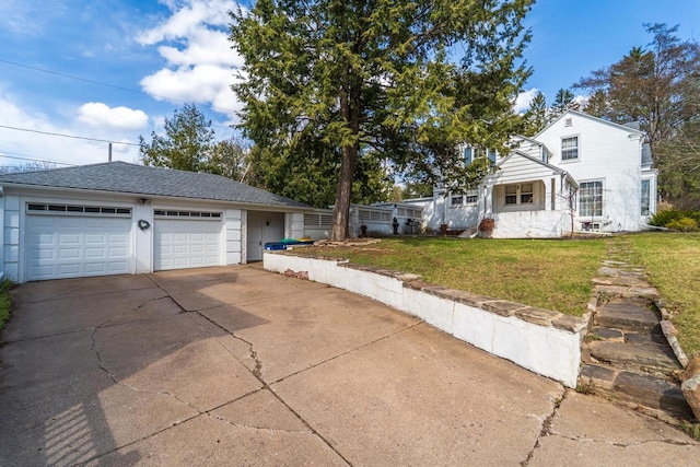 918 Fulton St, Wausau, WI 54403 - view of front of house featuring a front lawn