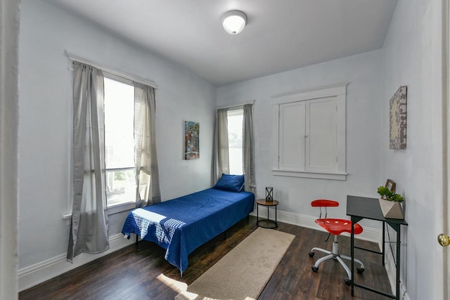 2710 W Fairmount Ave, Milwaukee, WI 53209 - bedroom with wood finished floors and baseboards