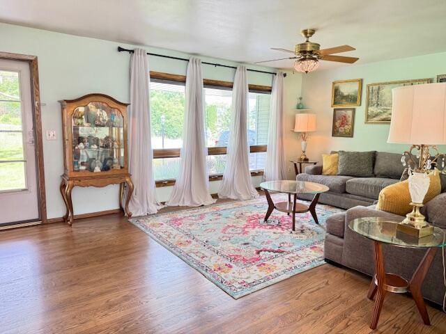 W254S6620 Ridge Rd, Waukesha, WI 53189 - living area with wood finished floors and a ceiling fan