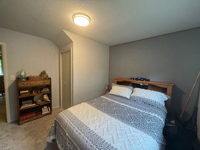 710 Jefferson St, Merrill, WI 54452 - bedroom featuring carpet floors and a textured ceiling