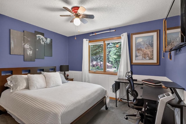 5111 Timberland Trl, Wisconsin Rapids, WI 54494 - bedroom featuring carpet, a desk, a textured ceiling, and ceiling fan
