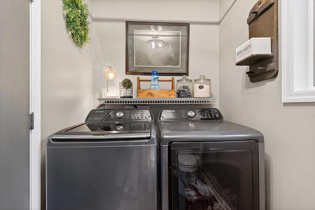 5111 Timberland Trl, Wisconsin Rapids, WI 54494 - laundry room featuring washing machine and dryer