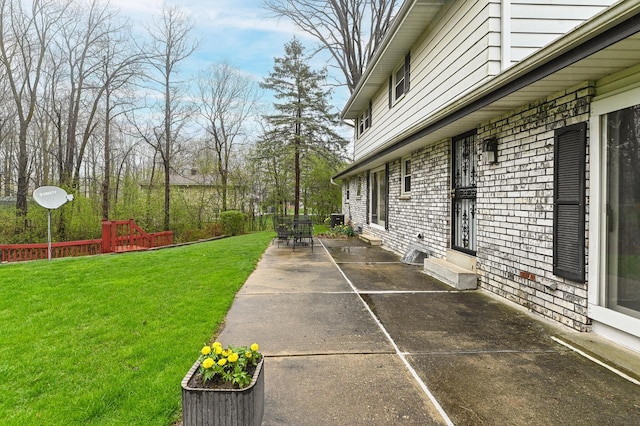 10500 W Good Hope Rd, Milwaukee, WI 53224 - view of patio featuring entry steps