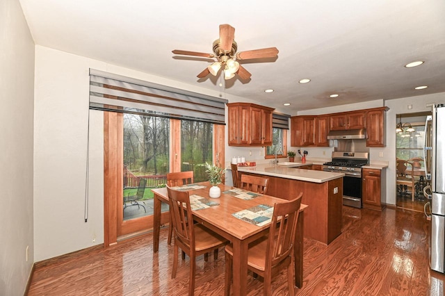 10500 W Good Hope Rd, Milwaukee, WI 53224 - dining space with dark wood-style flooring, ceiling fan, and recessed lighting