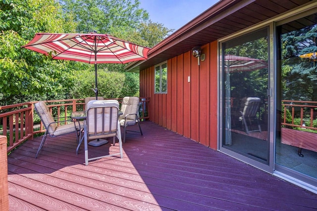 1334 W Cloverdale Dr, Appleton, WI 54914 - deck featuring outdoor dining area