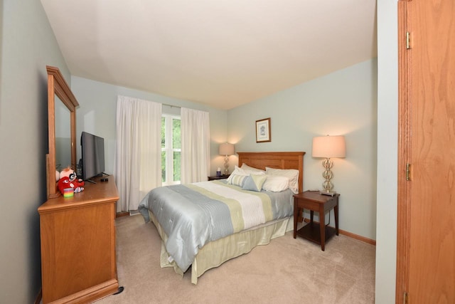 847 Chisholm Ln, Port Washington, WI 53074 - bedroom featuring light carpet and baseboards