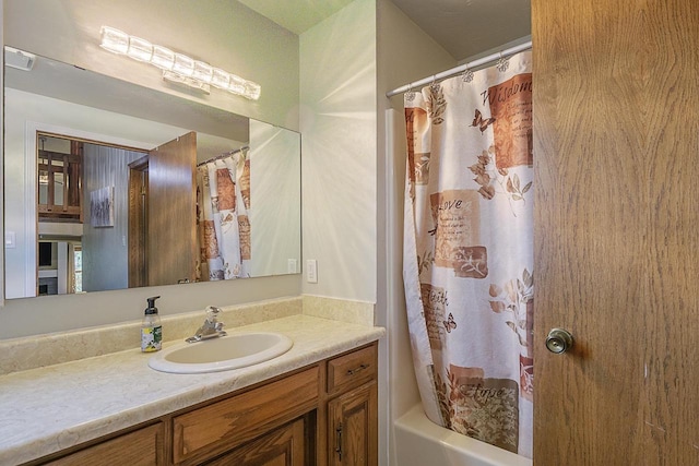 630 Brule Rd Unit 11, De Pere, WI 54115 - full bath featuring vanity and shower / bath combination with curtain