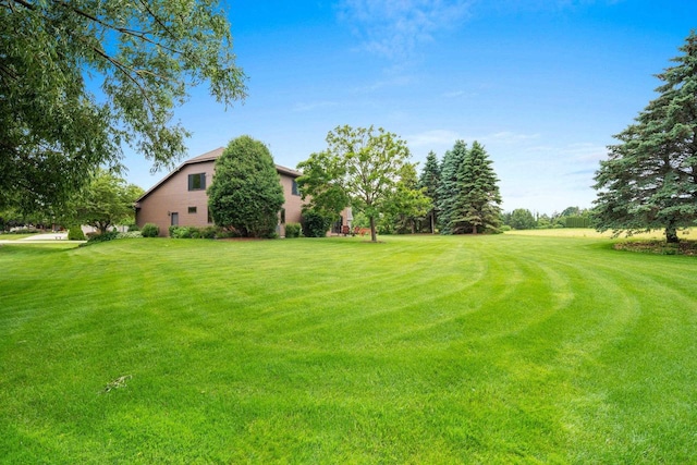 5330 Deer Trail Ln, Sheboygan, WI 53083 - view of grassy yard featuring view of golf course