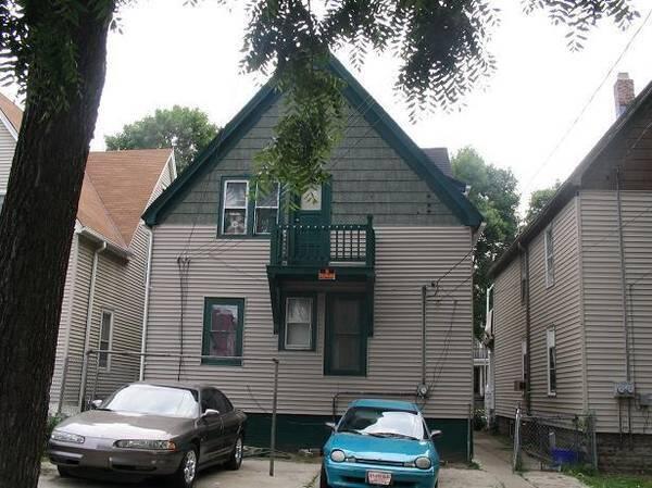 2847 N 26th St, Milwaukee, WI 53206 - back of house