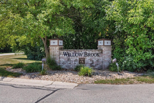 2855 River Birch Dr Unit D, Brookfield, WI 53045 - view of community sign