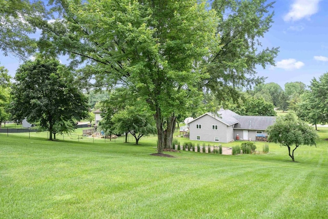 2570 Country Meadow Ct, Green Bay, WI 54313 - view of yard