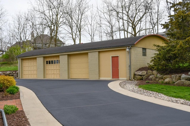 823 E Brandybrook Rd, Wales, WI 53183 - view of detached garage