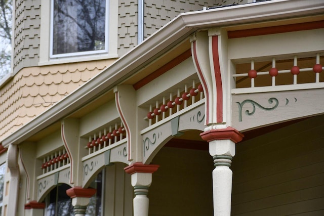823 E Brandybrook Rd, Wales, WI 53183 - exterior view of arched walkways