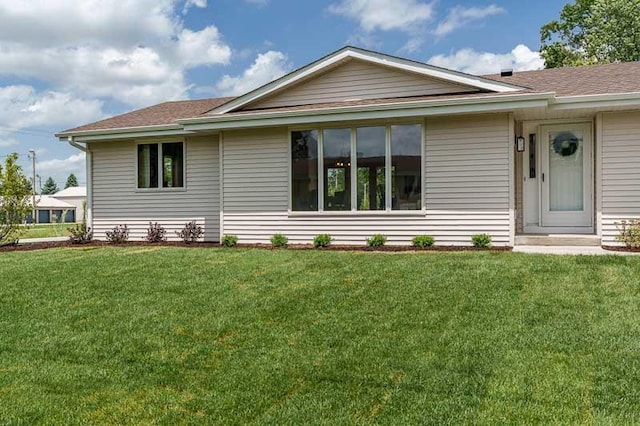 810 Capman St, Milton, WI 53563 - ranch-style house featuring a front lawn and a shingled roof
