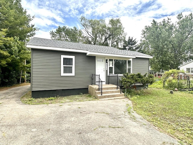 6315 245th Ave, Salem, WI 53168 - view of front facade featuring driveway and roof with shingles