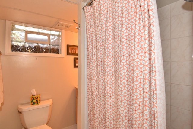 2744 N Lefeber Ave, Wauwatosa, WI 53210 - full bath featuring a shower with curtain
