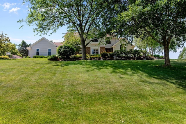 1948 Field Cliffe Dr, Richfield, WI 53076 - view of grassy yard