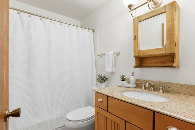 2806 Mckenna Blvd, Madison, WI 53719 - bathroom featuring vanity and curtained shower