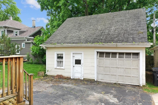 911 W Bent Ave, Oshkosh, WI 54901 - view of detached garage