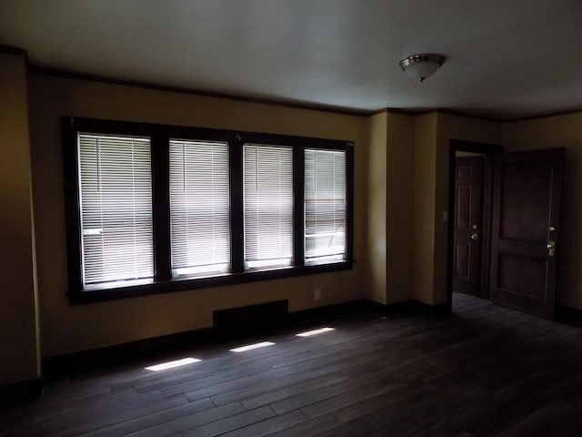 3152 N 38th St Unit 3154, Milwaukee, WI 53216 - unfurnished room featuring wood finished floors and plenty of natural light