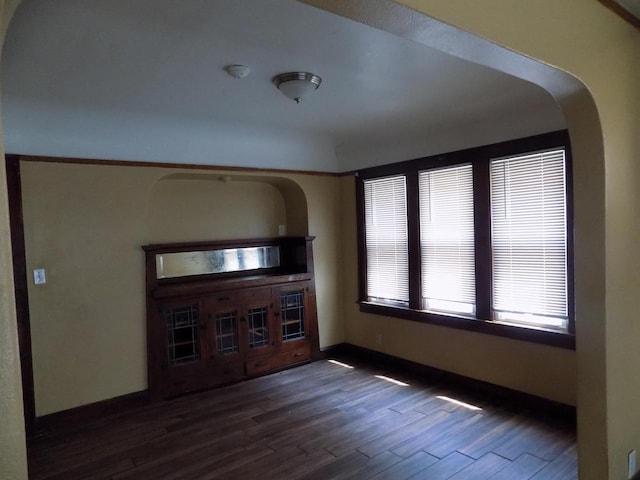 3152 N 38th St Unit 3154, Milwaukee, WI 53216 - foyer with dark wood-type flooring and arched walkways
