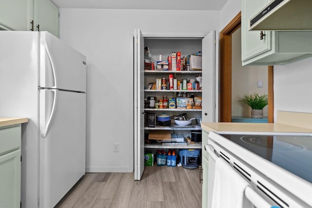 2360 Wisconsin St, Oshkosh, WI 54901 - view of pantry