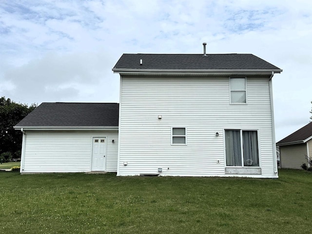 2354 Daylily Ct, Beloit, WI 53511 - back of house with a lawn