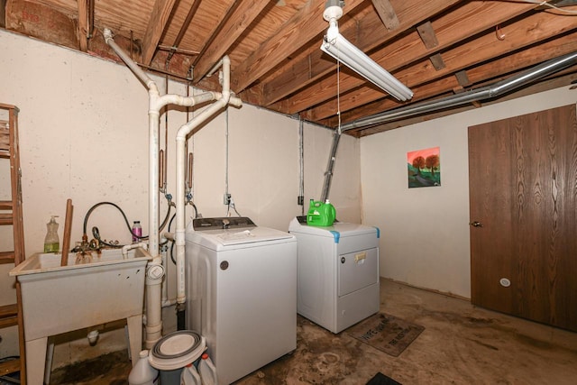 5640 Cambridge Ln Unit 5, Mount Pleasant, WI 53406 - laundry area featuring independent washer and dryer