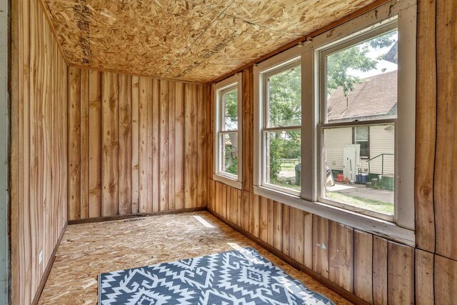 1015 Bluff St, Beloit, WI 53511 - unfurnished sunroom with healthy amount of natural light