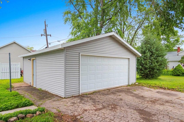 731 S Michigan St, De Pere, WI 54115 - view of detached garage