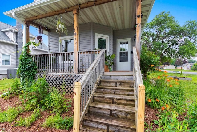 731 S Michigan St, De Pere, WI 54115 - entrance to property with a porch