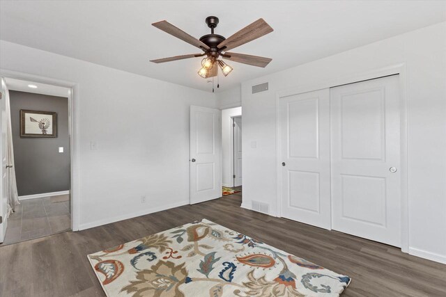 8122 W Potomac Ave, Milwaukee, WI 53218 - bedroom featuring wood finished floors, a closet, and a ceiling fan